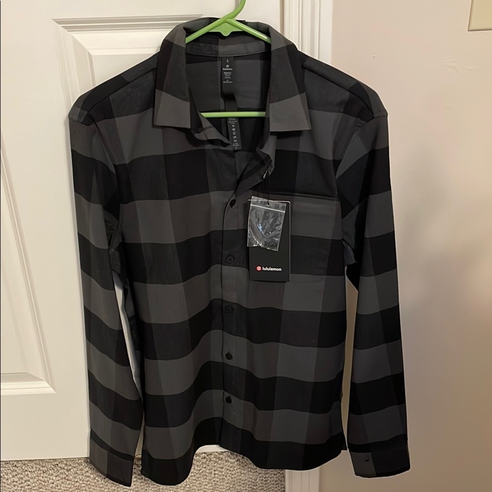 Lululemon NWT Black and Gray Checkered Button-Up Shirt